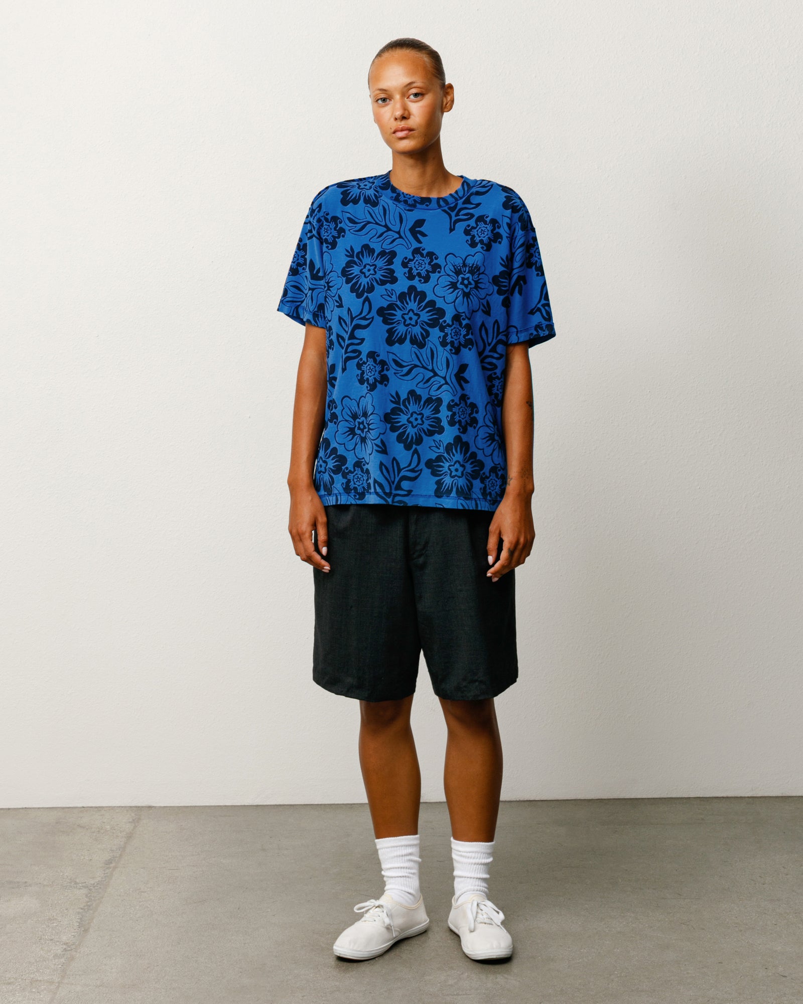 LAZY FLORAL TEE - Image 2