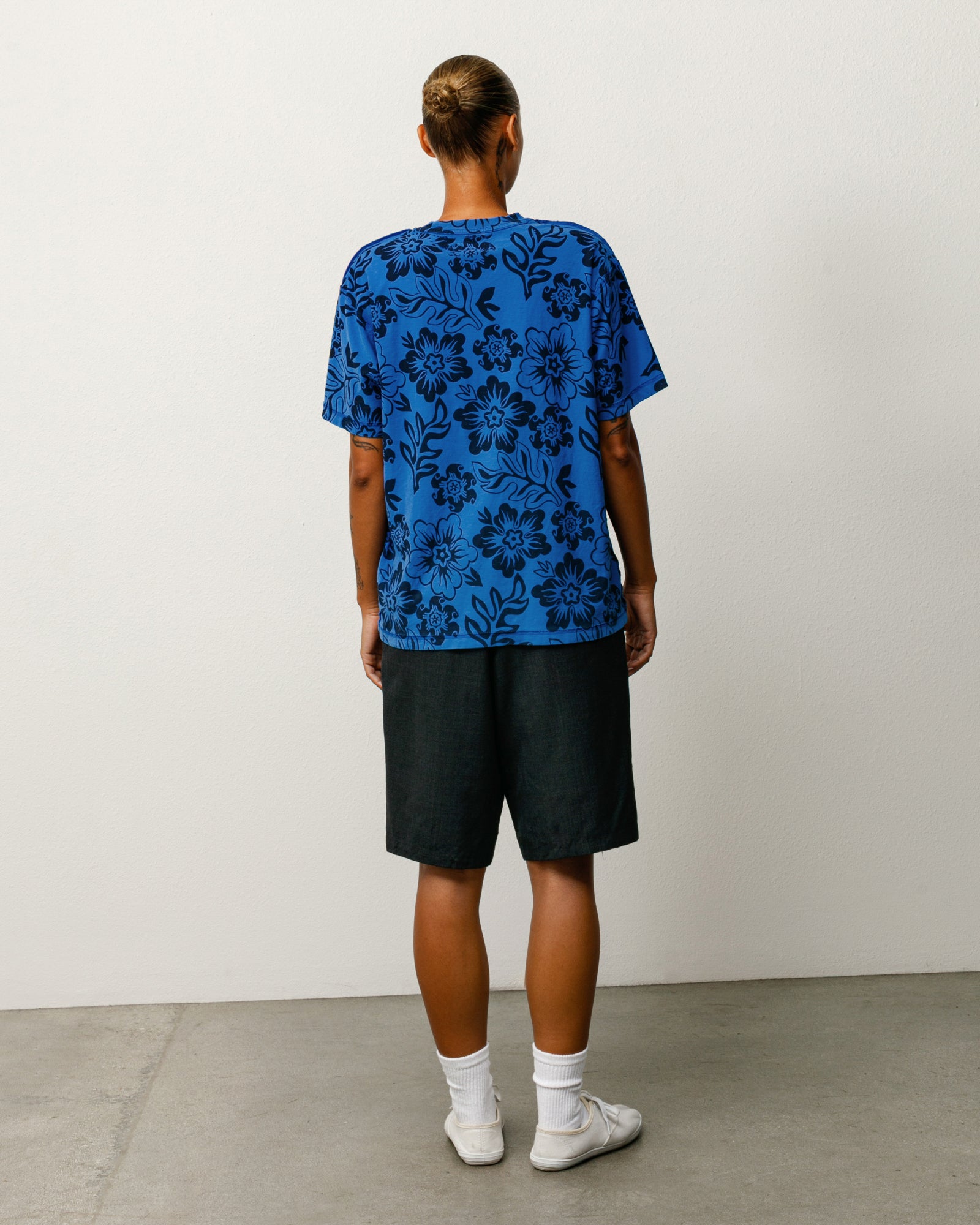 LAZY FLORAL TEE - Image 5
